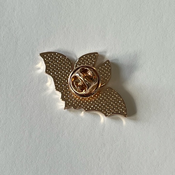 NEW Stay Spooky Bat Halloween Pin - Picture 3 of 3